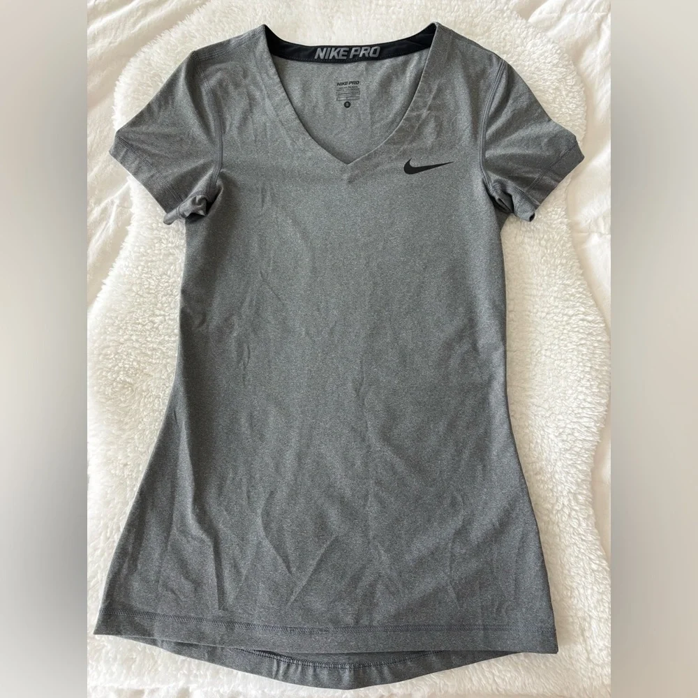 Nike Women's Nike Training Short Sleeve Top size S